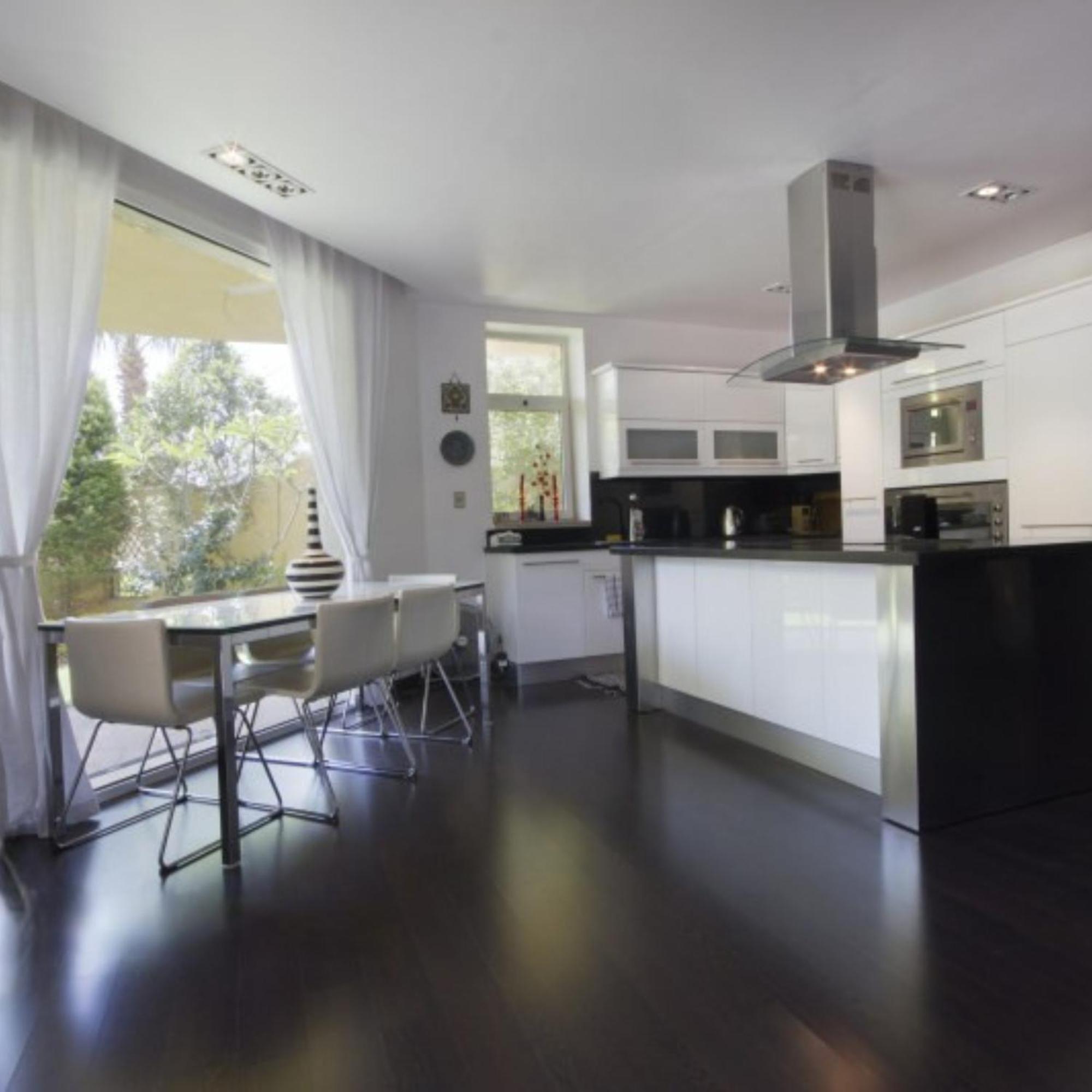 Luxury 2br In The Heart Of History